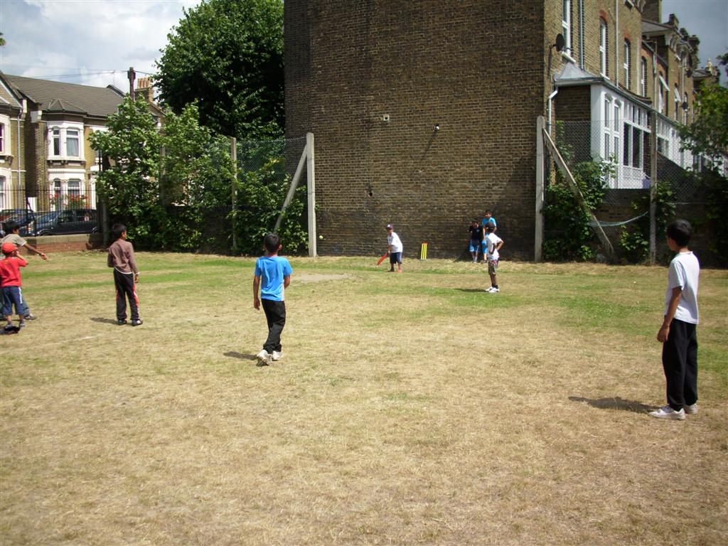 DSCI0051 - ©1987-2017 SKS Swaminarayan Temple East London