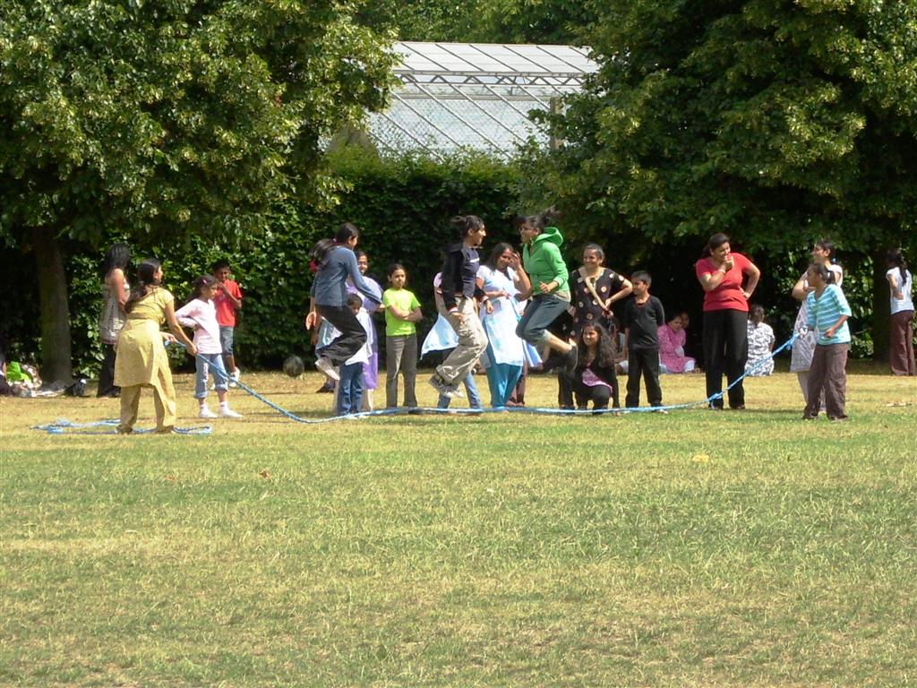 DSCI0102 - ©1987-2017 SKS Swaminarayan Temple East London