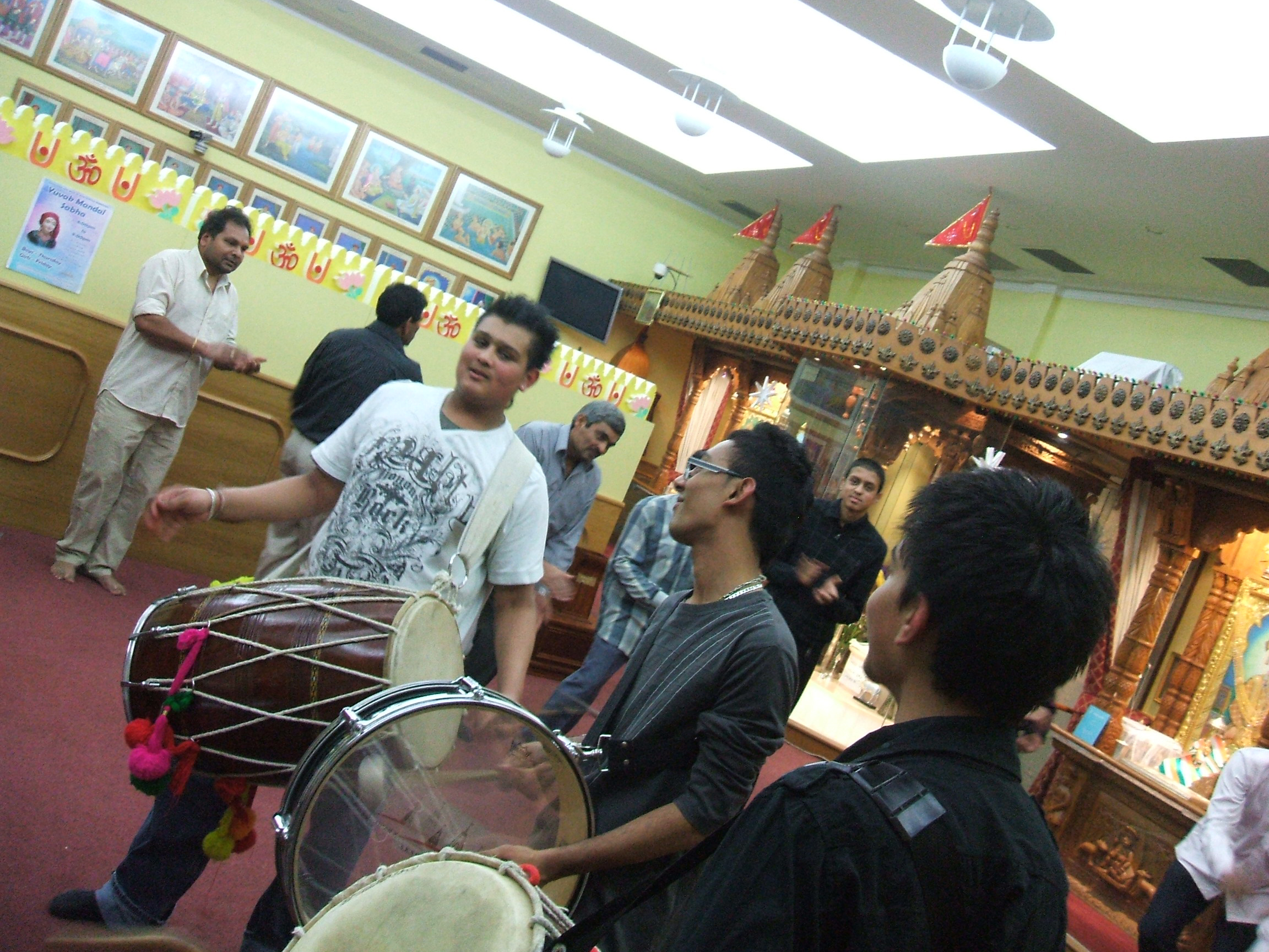 ©1987-2017 SKS Swaminarayan Temple East London