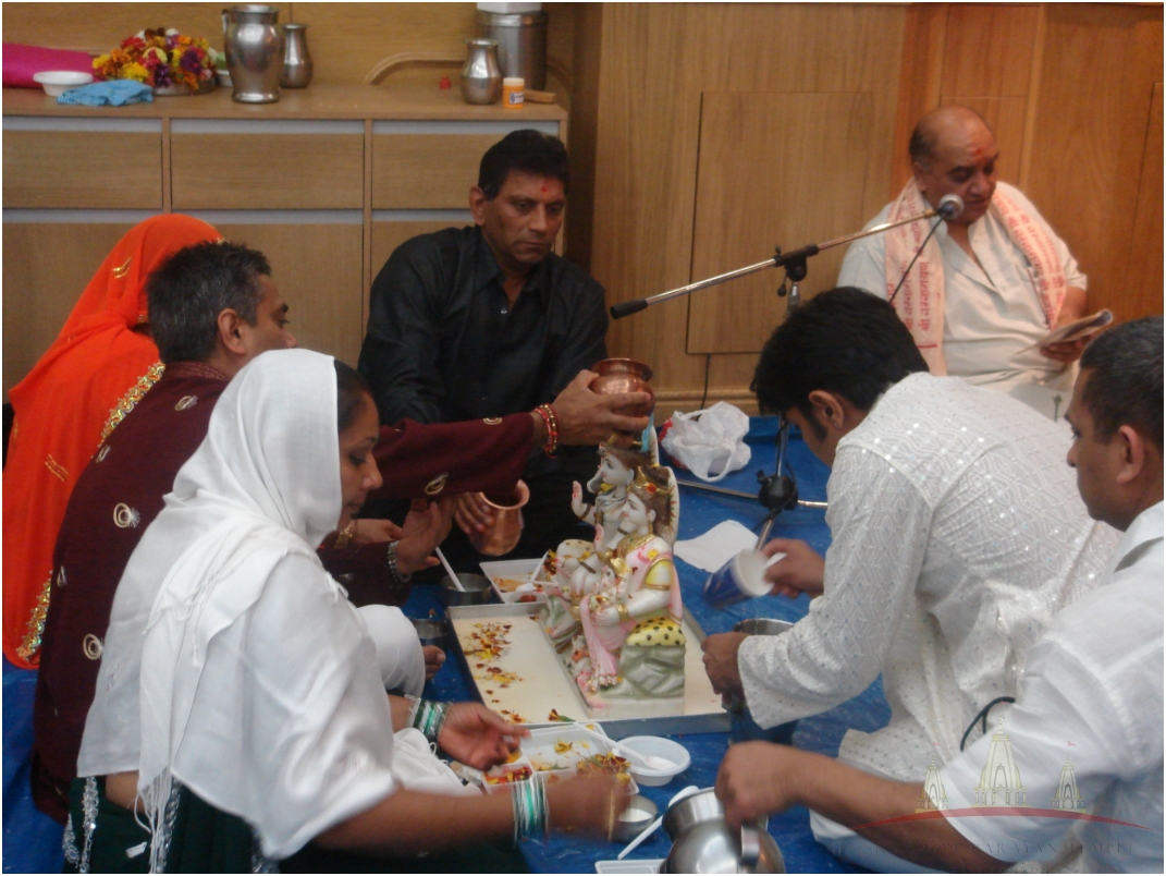 ©1987-2017 SKS Swaminarayan Temple East London