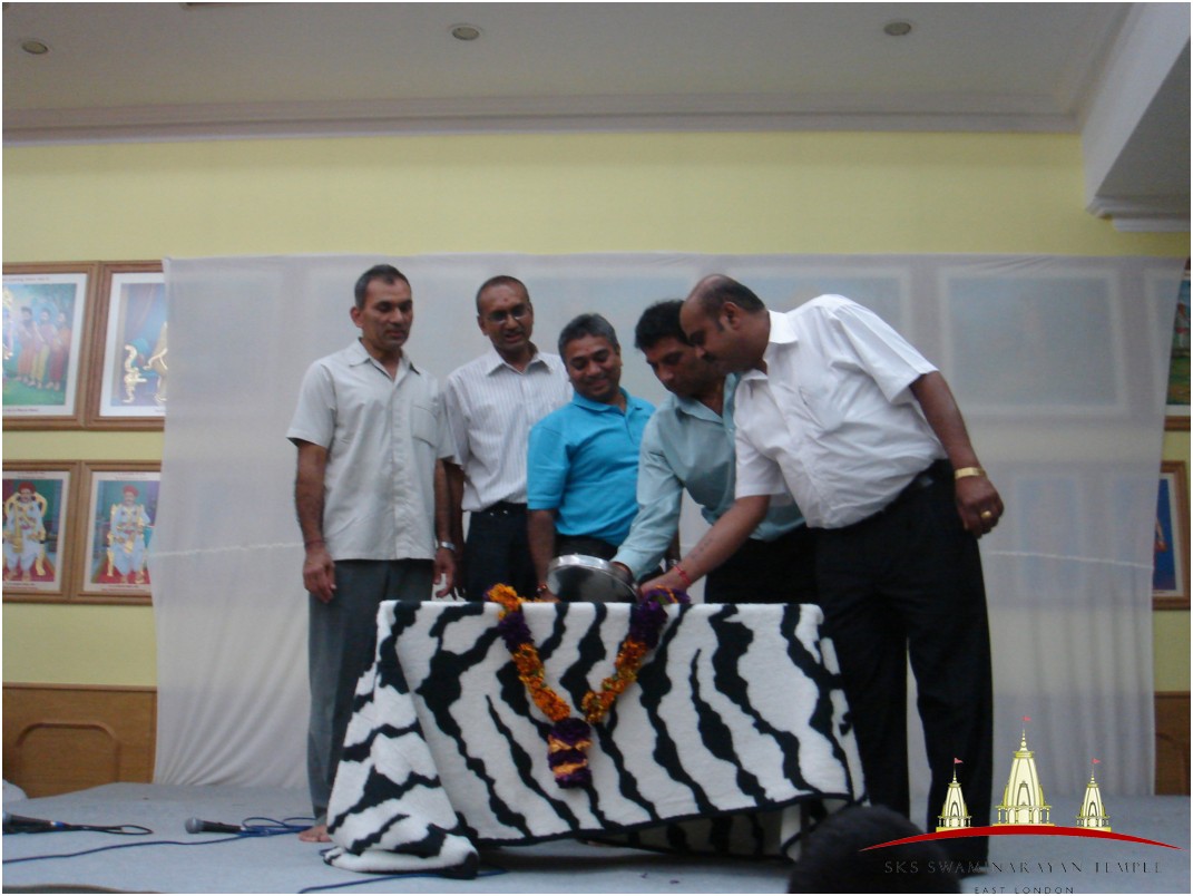 ©1987-2017 SKS Swaminarayan Temple East London