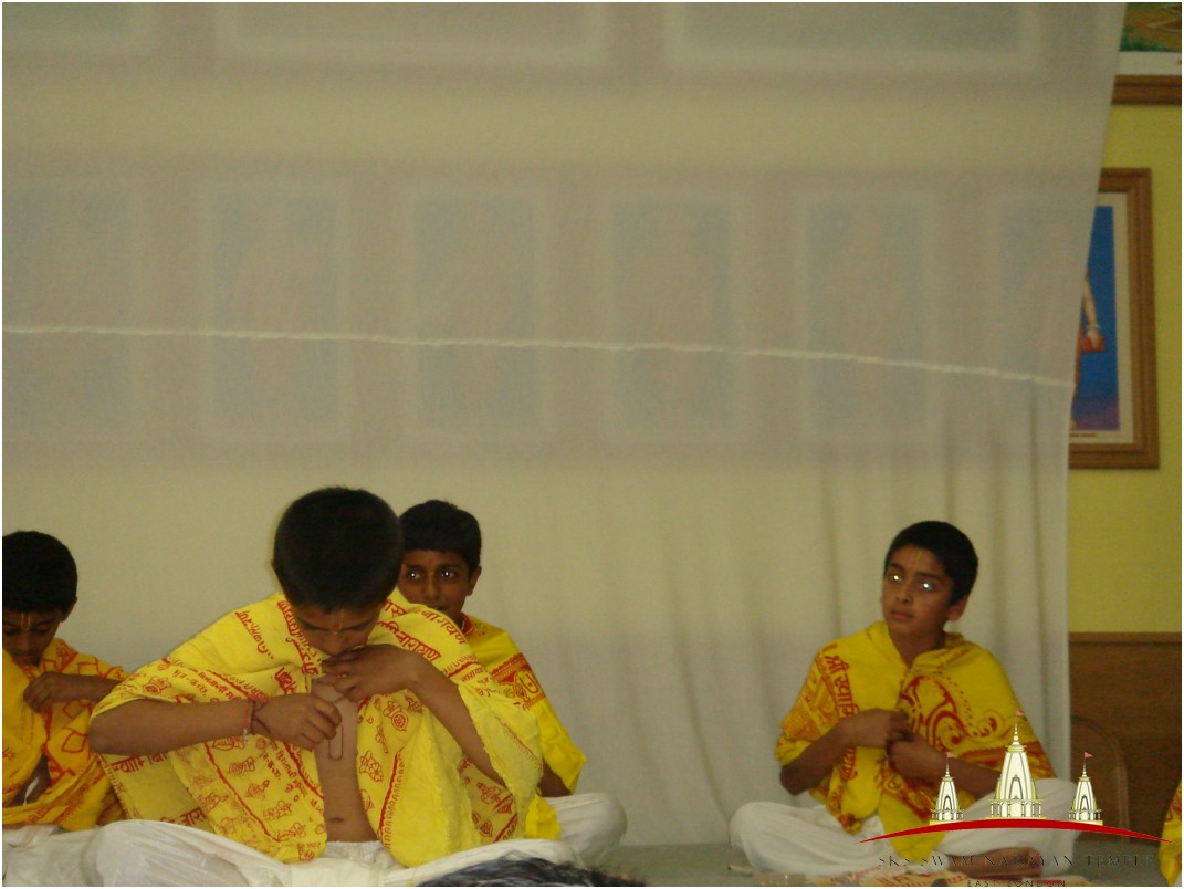 ©1987-2017 SKS Swaminarayan Temple East London