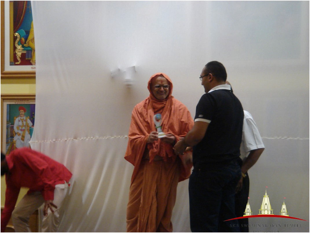 ©1987-2017 SKS Swaminarayan Temple East London