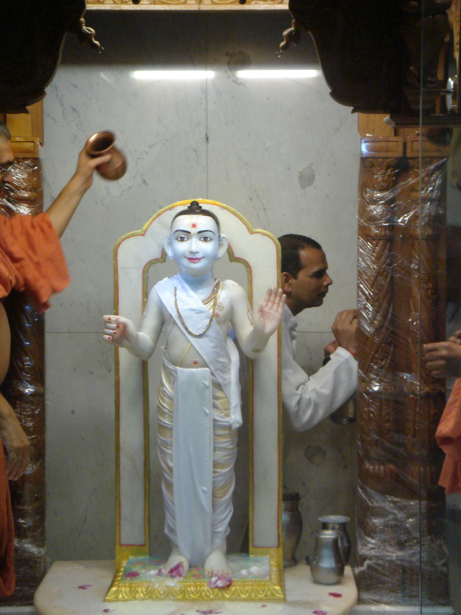 ©1987-2017 SKS Swaminarayan Temple East London