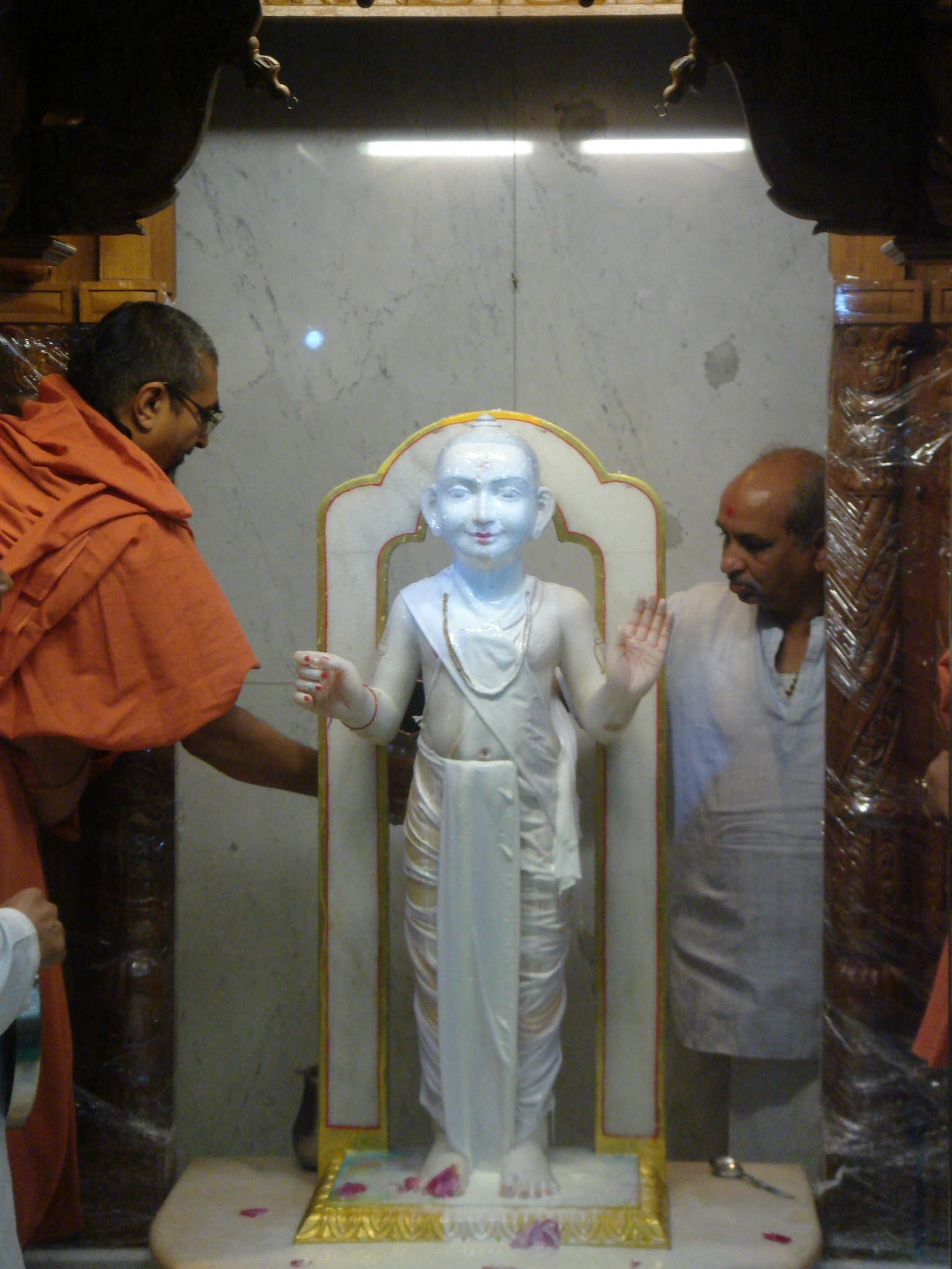 ©1987-2017 SKS Swaminarayan Temple East London