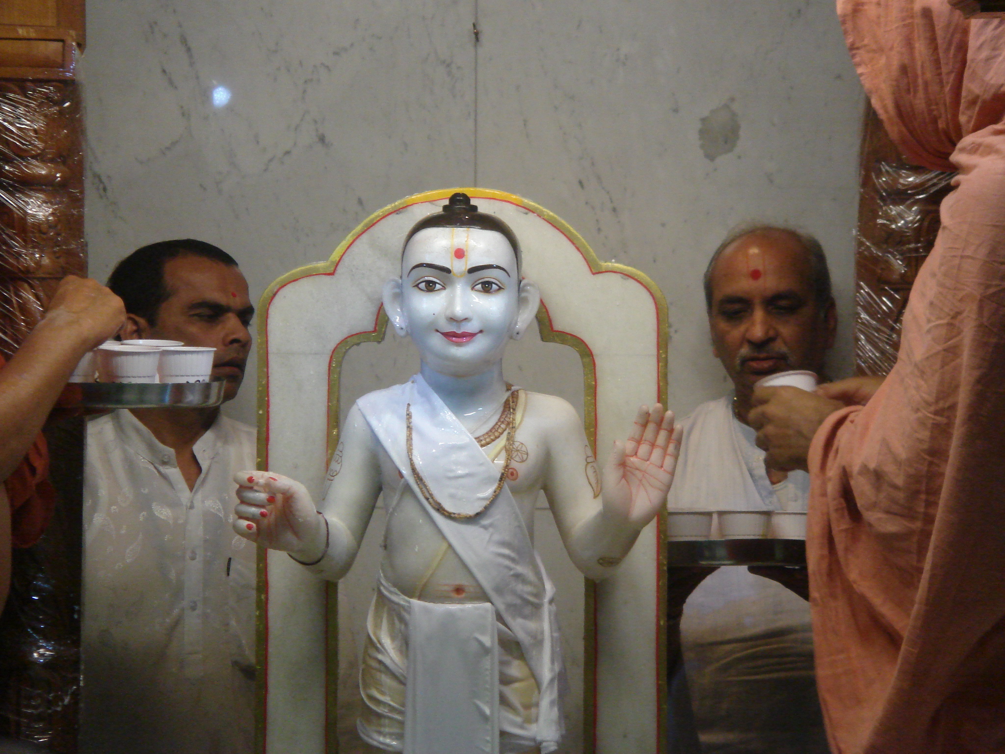 ©1987-2017 SKS Swaminarayan Temple East London