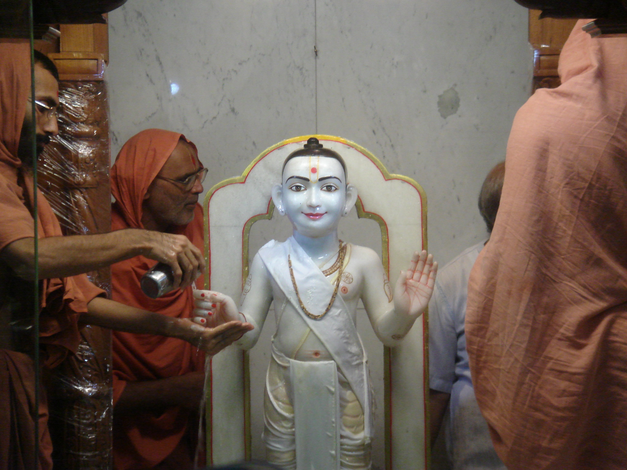 ©1987-2017 SKS Swaminarayan Temple East London