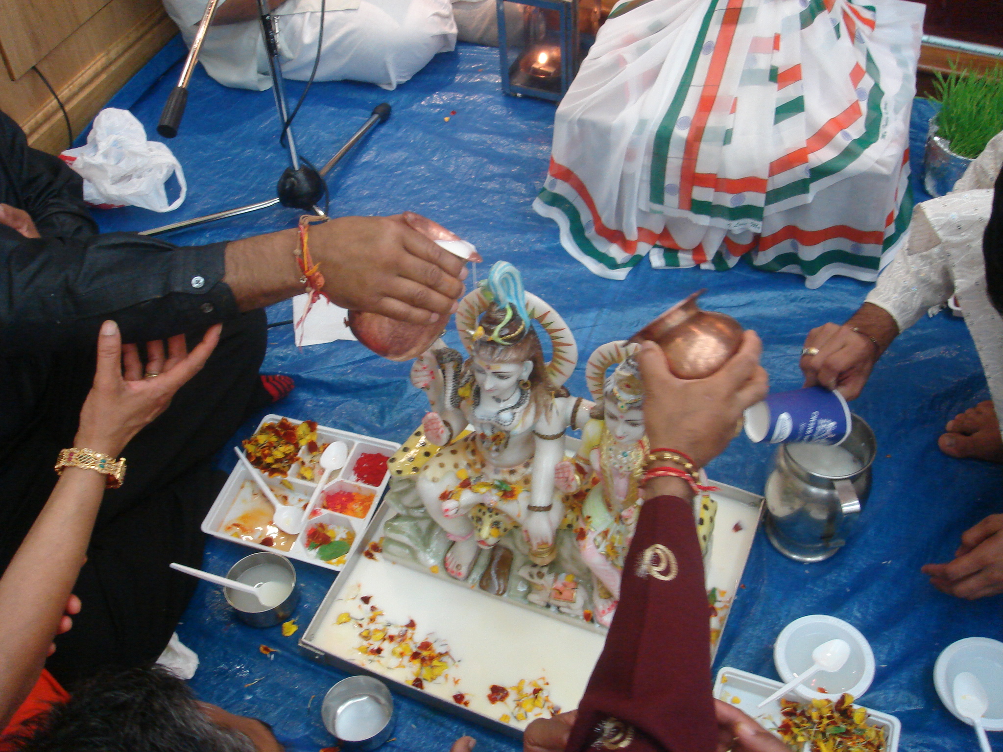 ©1987-2017 SKS Swaminarayan Temple East London