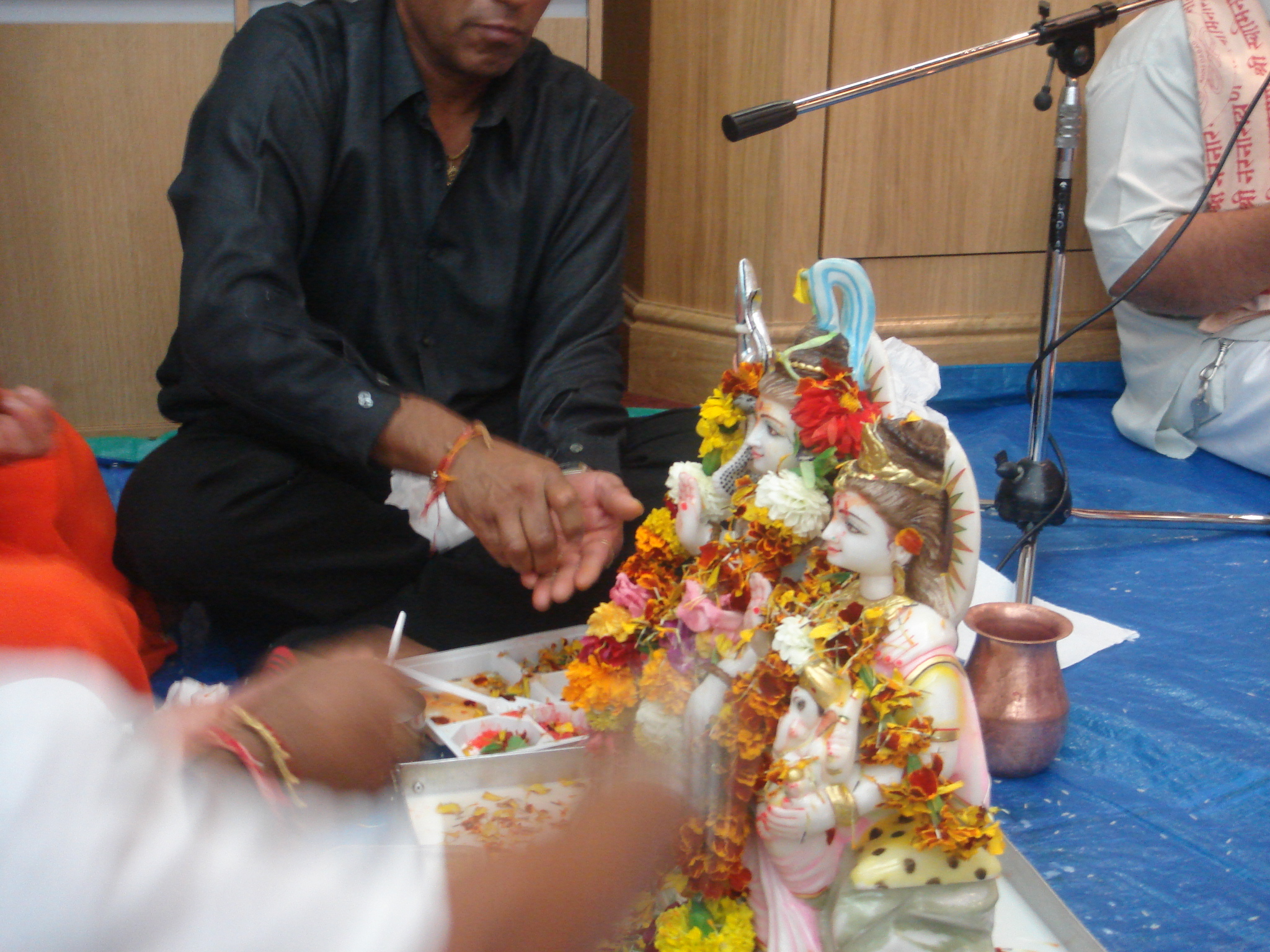 ©1987-2017 SKS Swaminarayan Temple East London