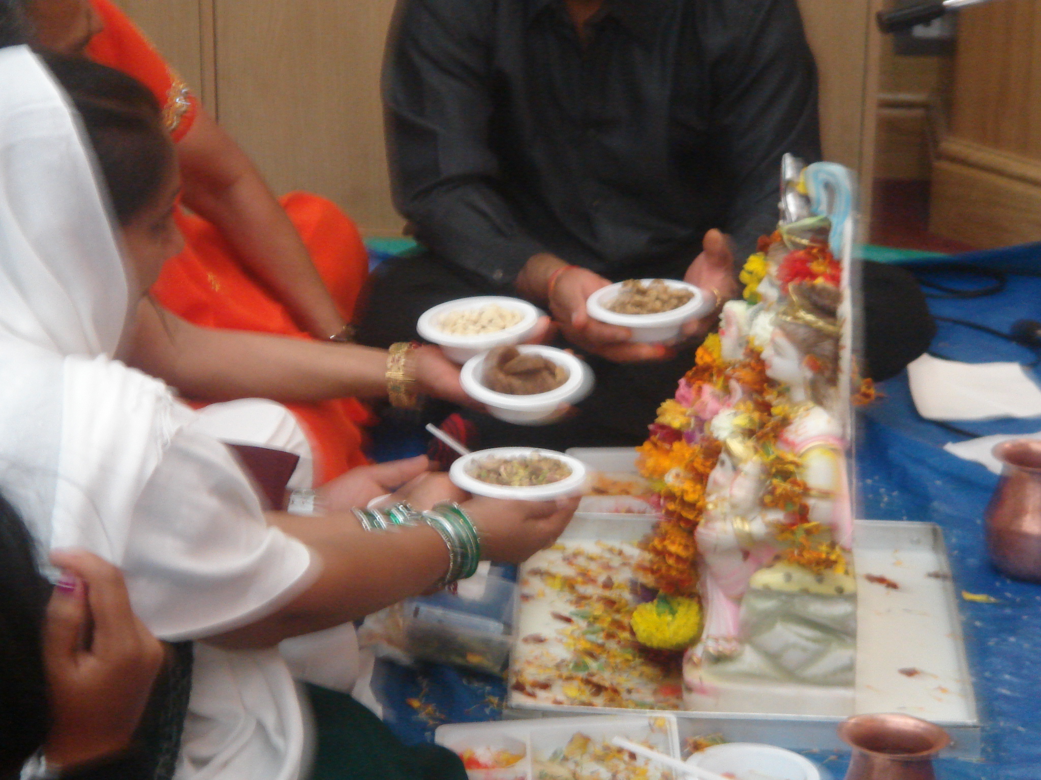 ©1987-2017 SKS Swaminarayan Temple East London