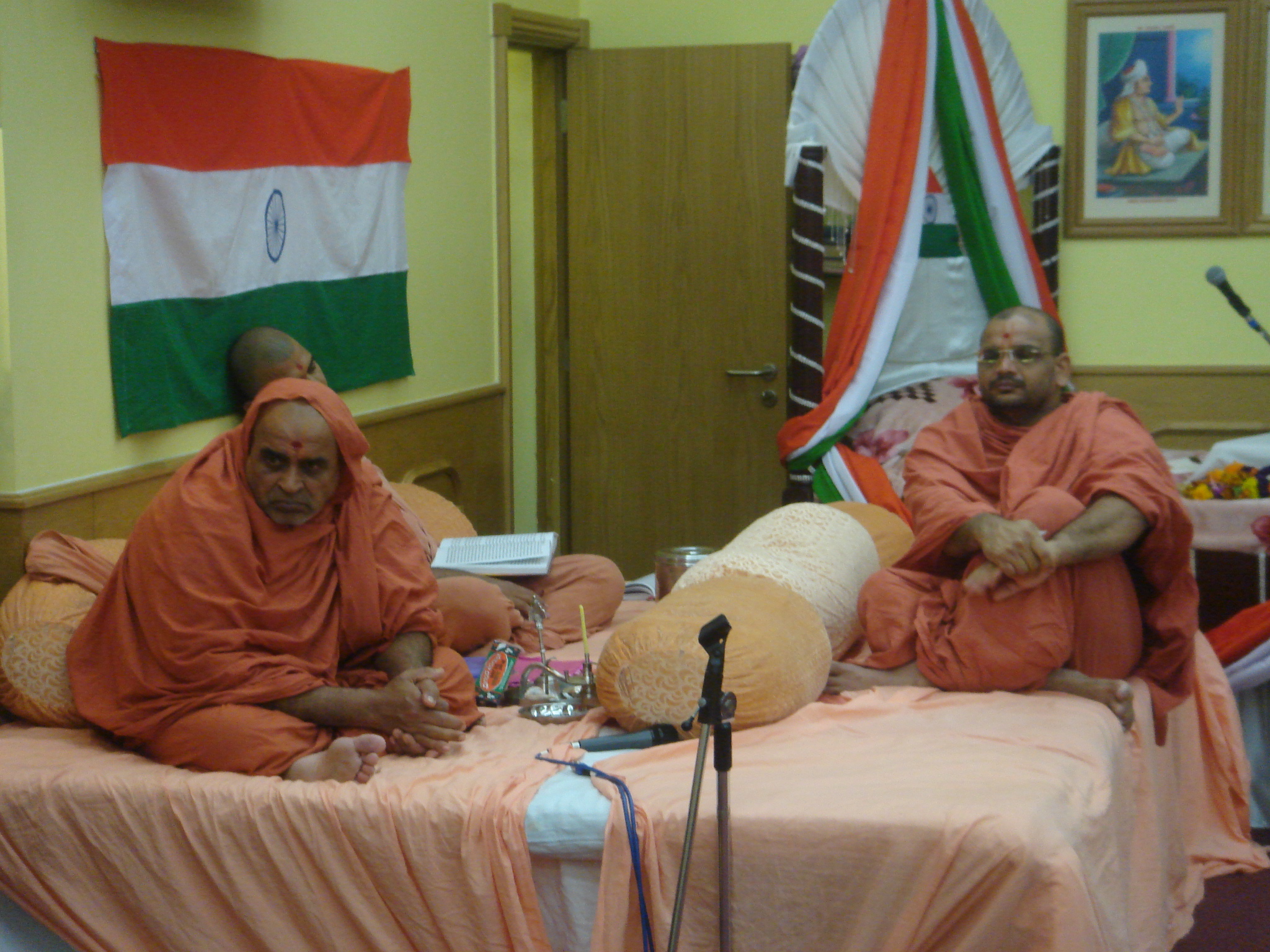 ©1987-2017 SKS Swaminarayan Temple East London