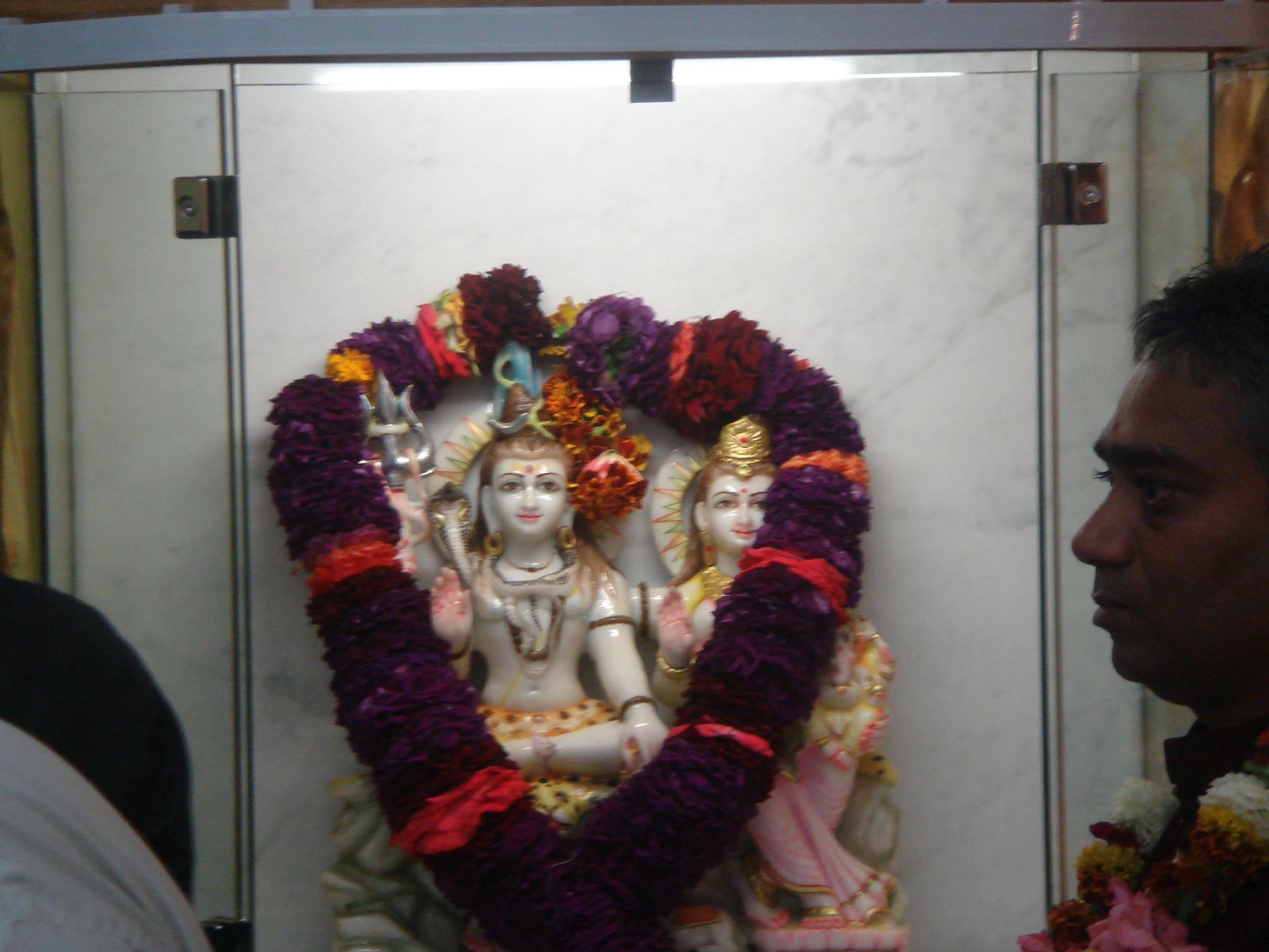 ©1987-2017 SKS Swaminarayan Temple East London