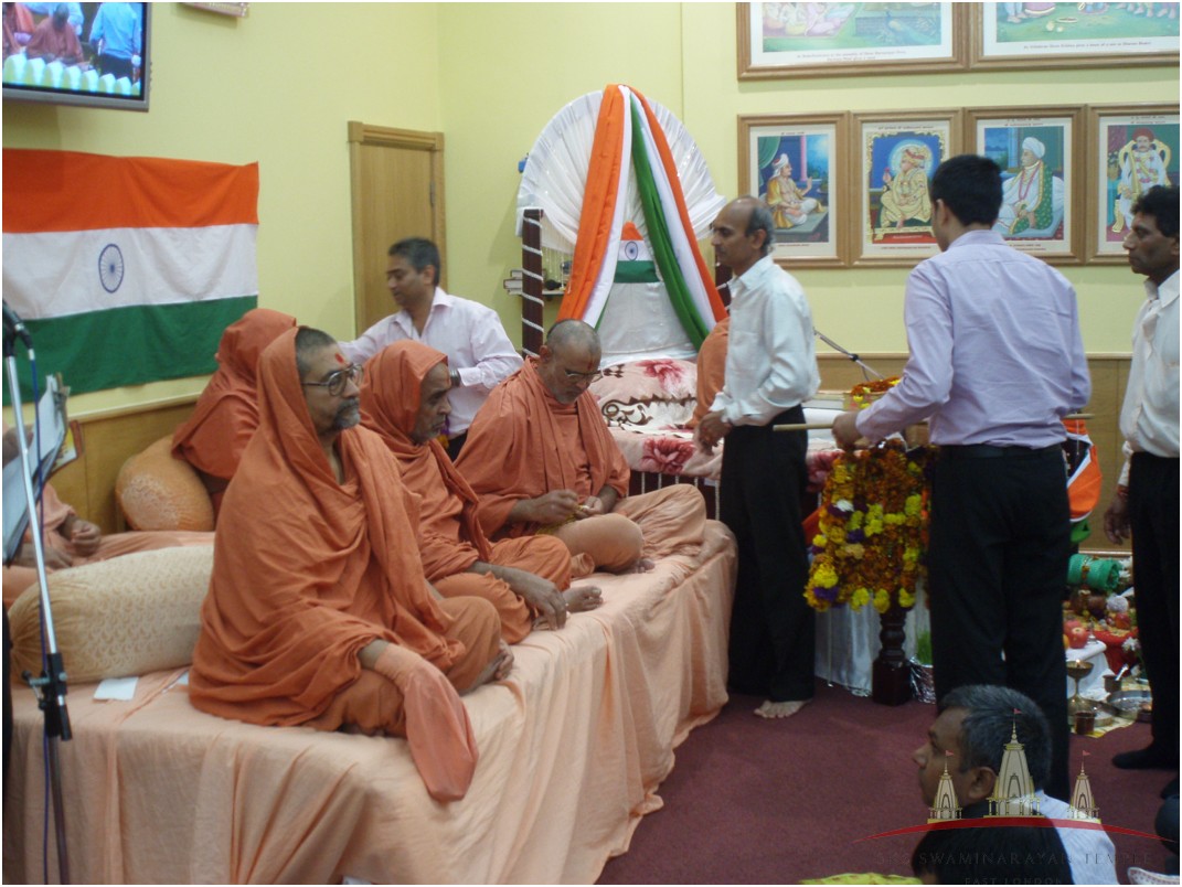 P8163773 - ©1987-2017 SKS Swaminarayan Temple East London