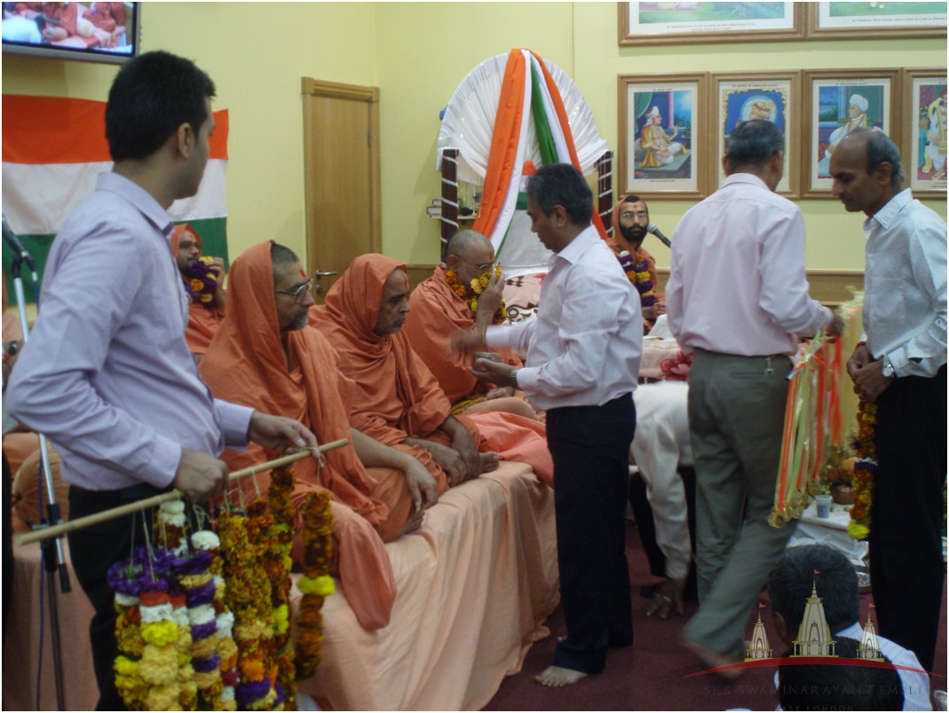 P8163776 - ©1987-2017 SKS Swaminarayan Temple East London