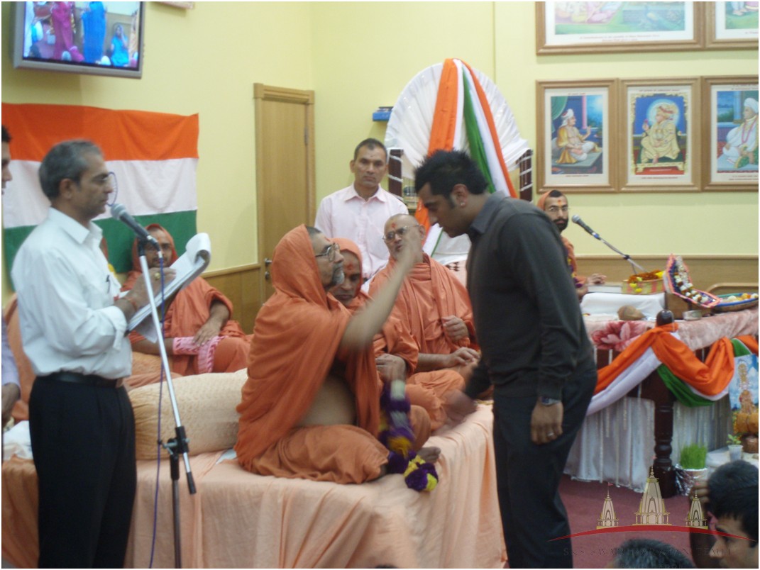 P8163790 - ©1987-2017 SKS Swaminarayan Temple East London