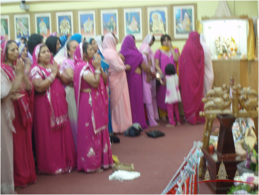 P8163930 - ©1987-2017 SKS Swaminarayan Temple East London