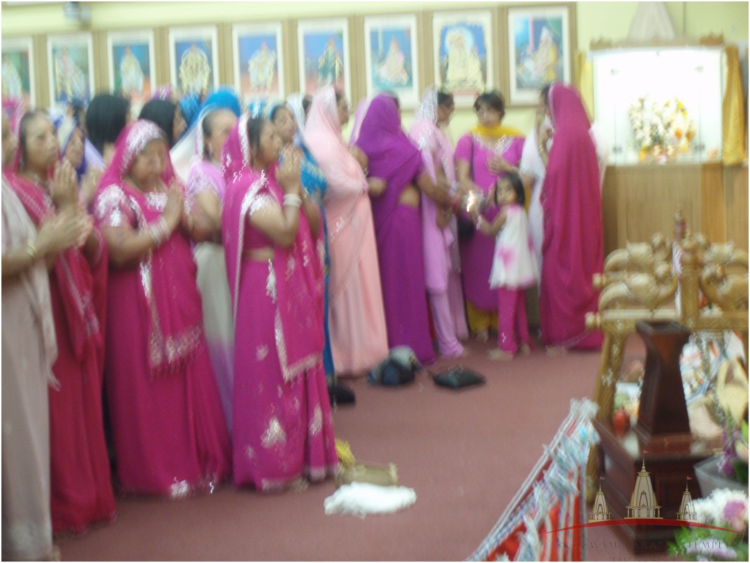 P8163931 - ©1987-2017 SKS Swaminarayan Temple East London