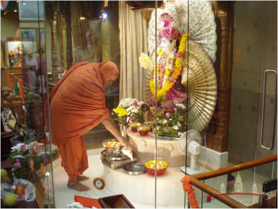P8163932 - ©1987-2017 SKS Swaminarayan Temple East London