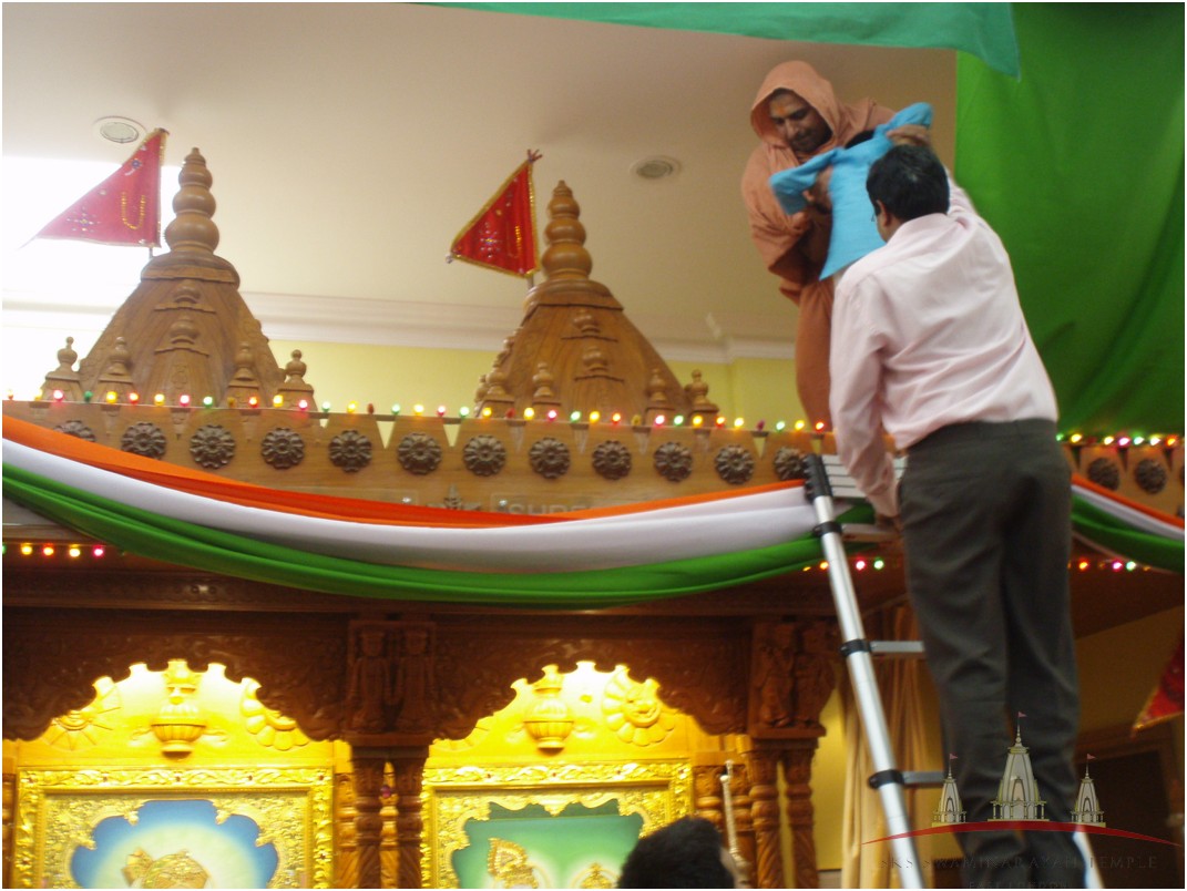P8163935 - ©1987-2017 SKS Swaminarayan Temple East London