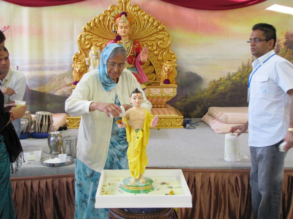 119 - ©1987-2017 SKS Swaminarayan Temple East London