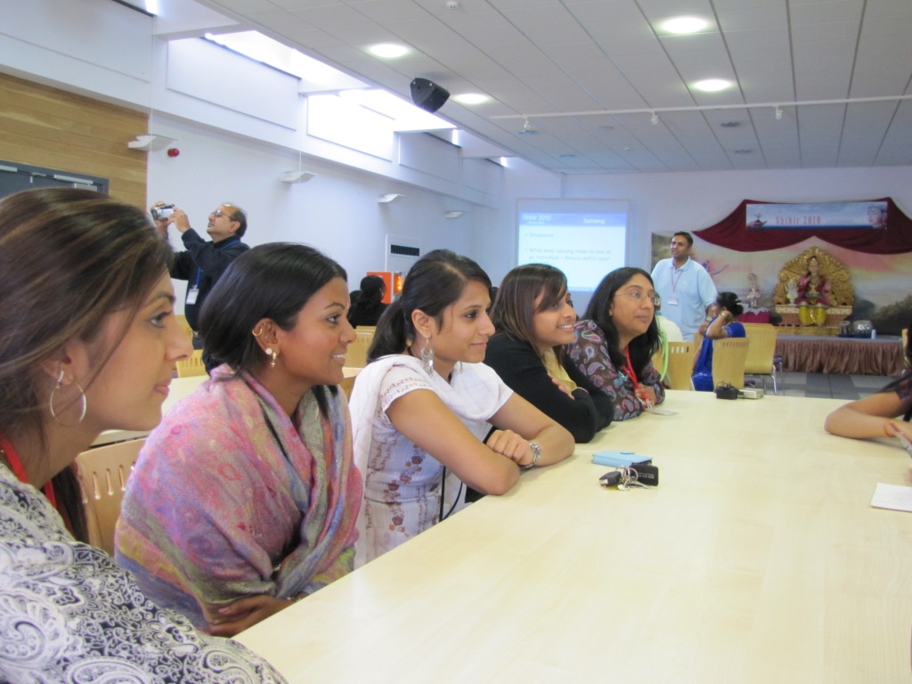 128 - ©1987-2017 SKS Swaminarayan Temple East London