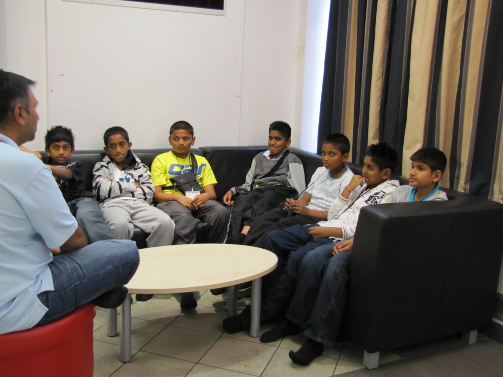 131 - ©1987-2017 SKS Swaminarayan Temple East London