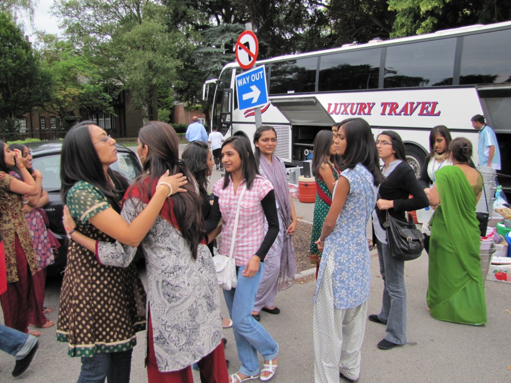 165 - ©1987-2017 SKS Swaminarayan Temple East London