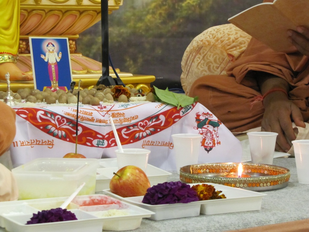 27a - ©1987-2017 SKS Swaminarayan Temple East London