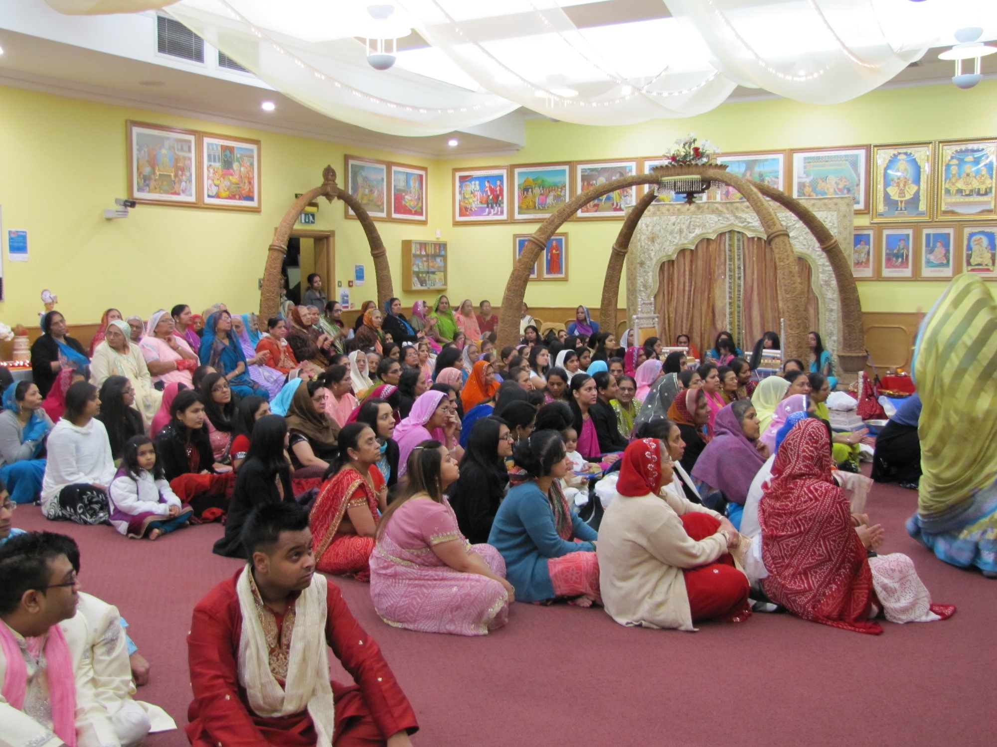 ©1987-2017 SKS Swaminarayan Temple East London