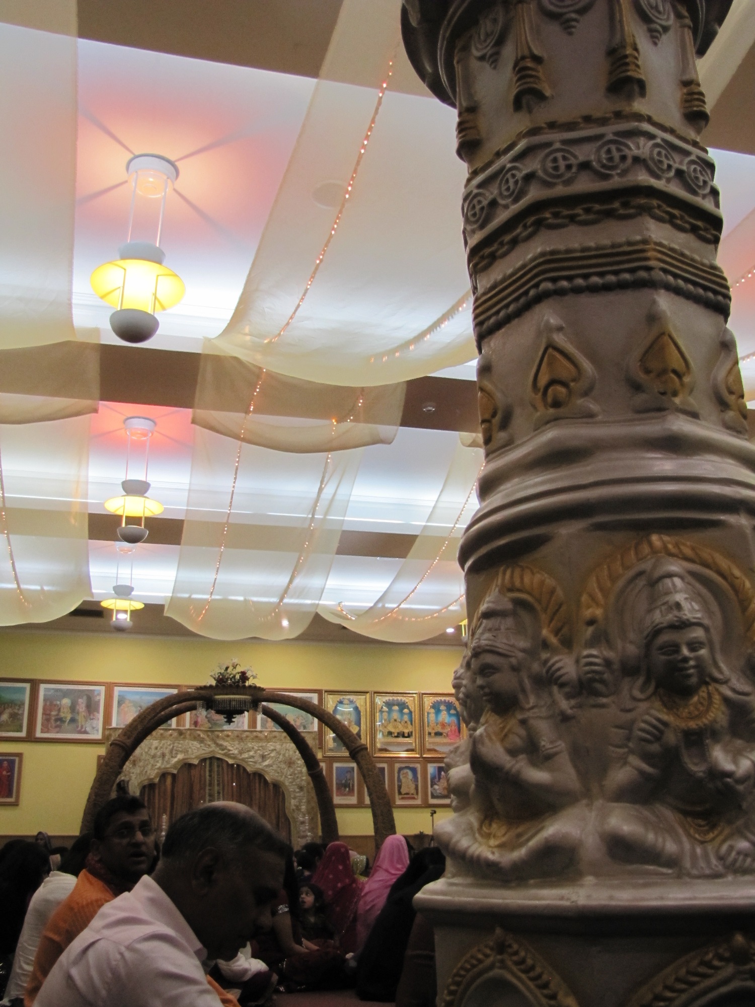 ©1987-2017 SKS Swaminarayan Temple East London