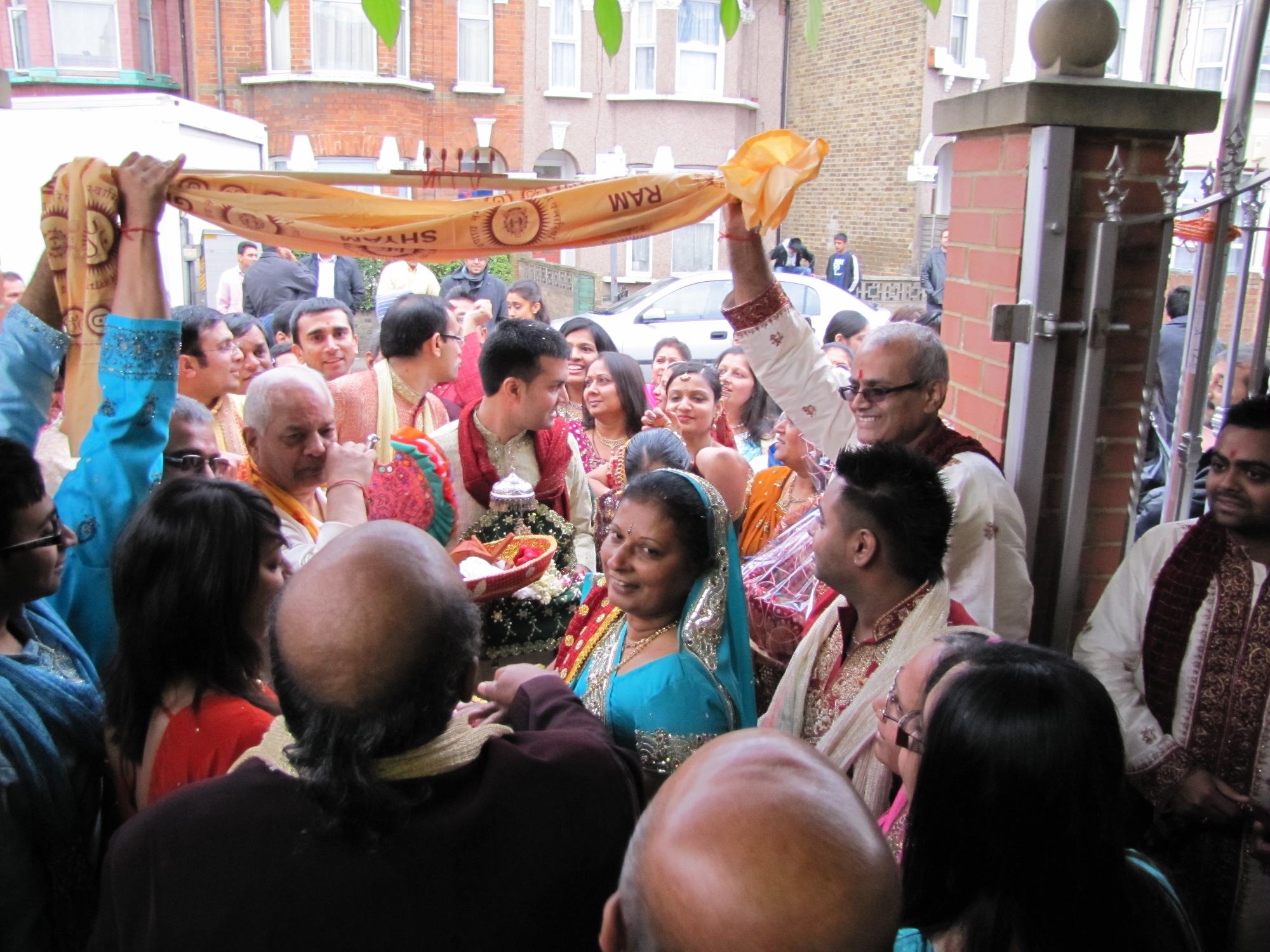 ©1987-2017 SKS Swaminarayan Temple East London