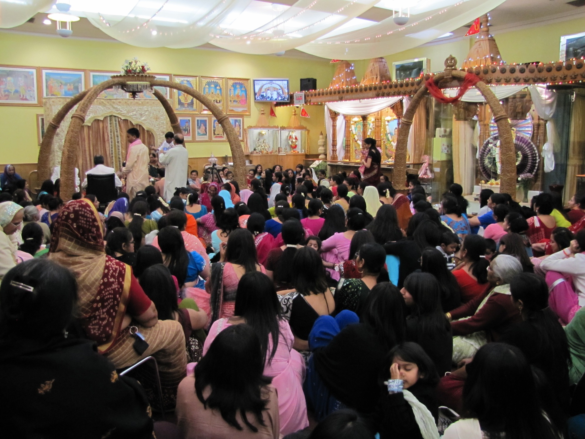 ©1987-2017 SKS Swaminarayan Temple East London