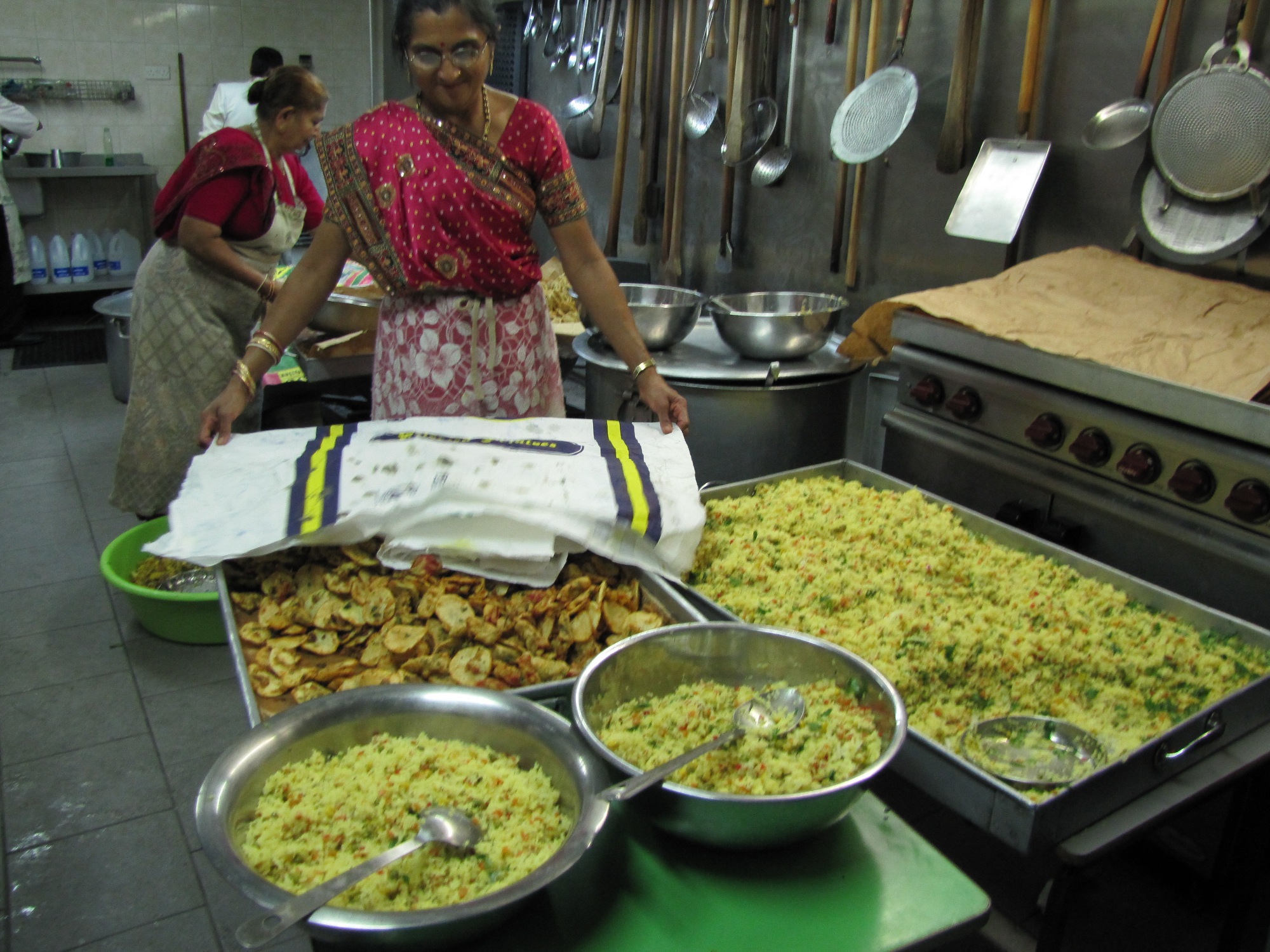 ©1987-2017 SKS Swaminarayan Temple East London