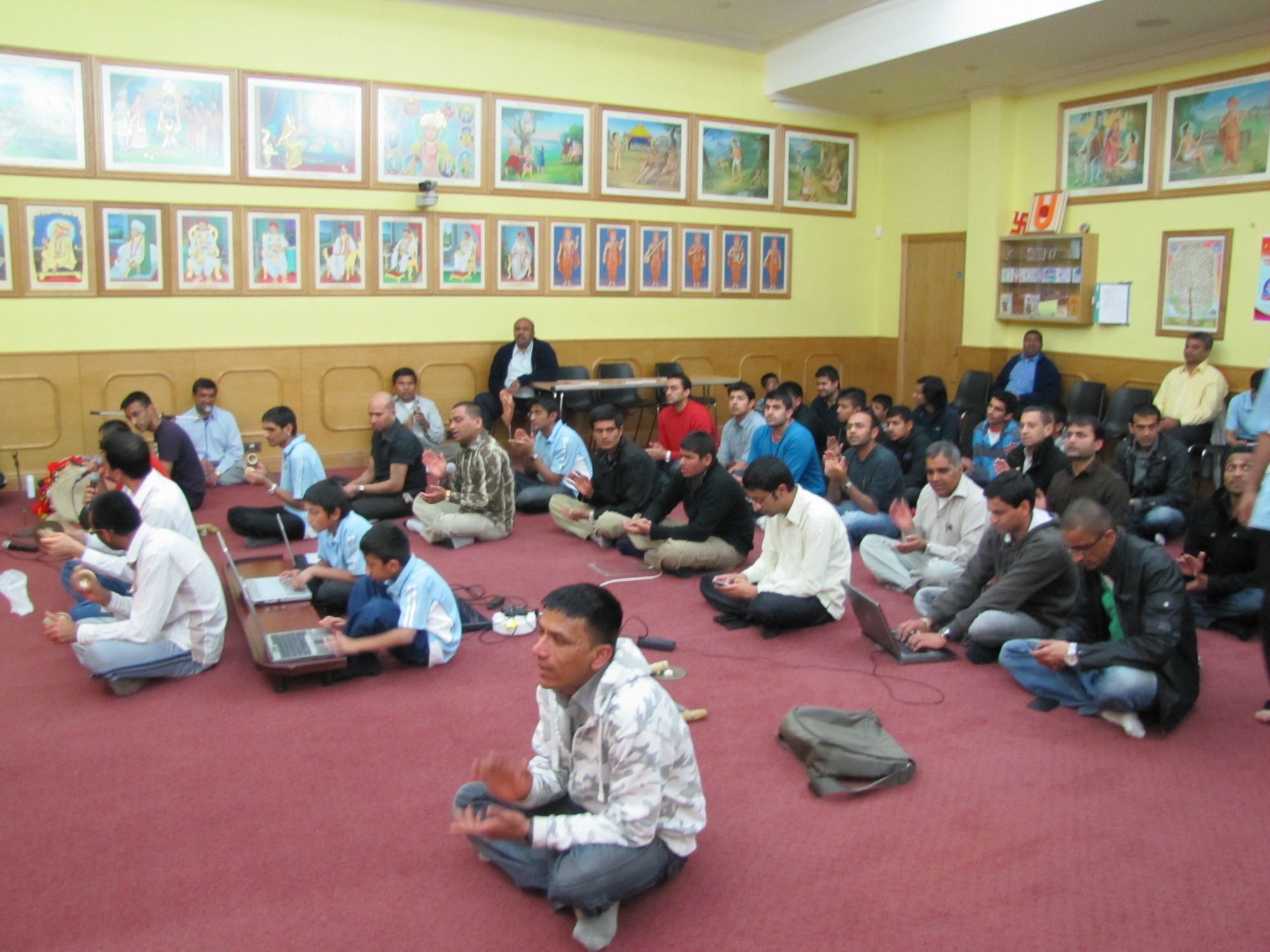 IMG 2023  2000x1500  - ©1987-2017 SKS Swaminarayan Temple East London