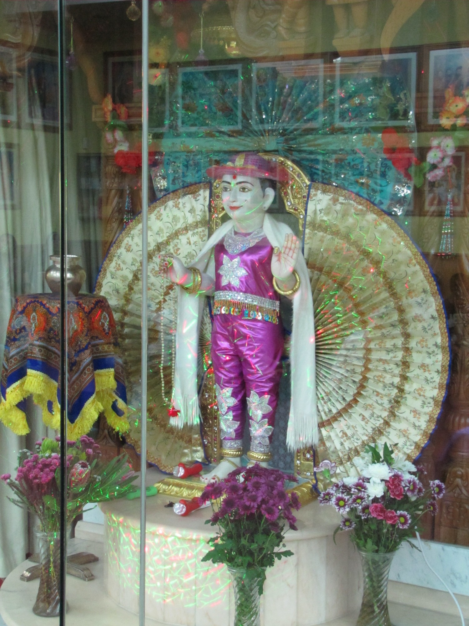 IMG 2048  1500x2000  - ©1987-2017 SKS Swaminarayan Temple East London