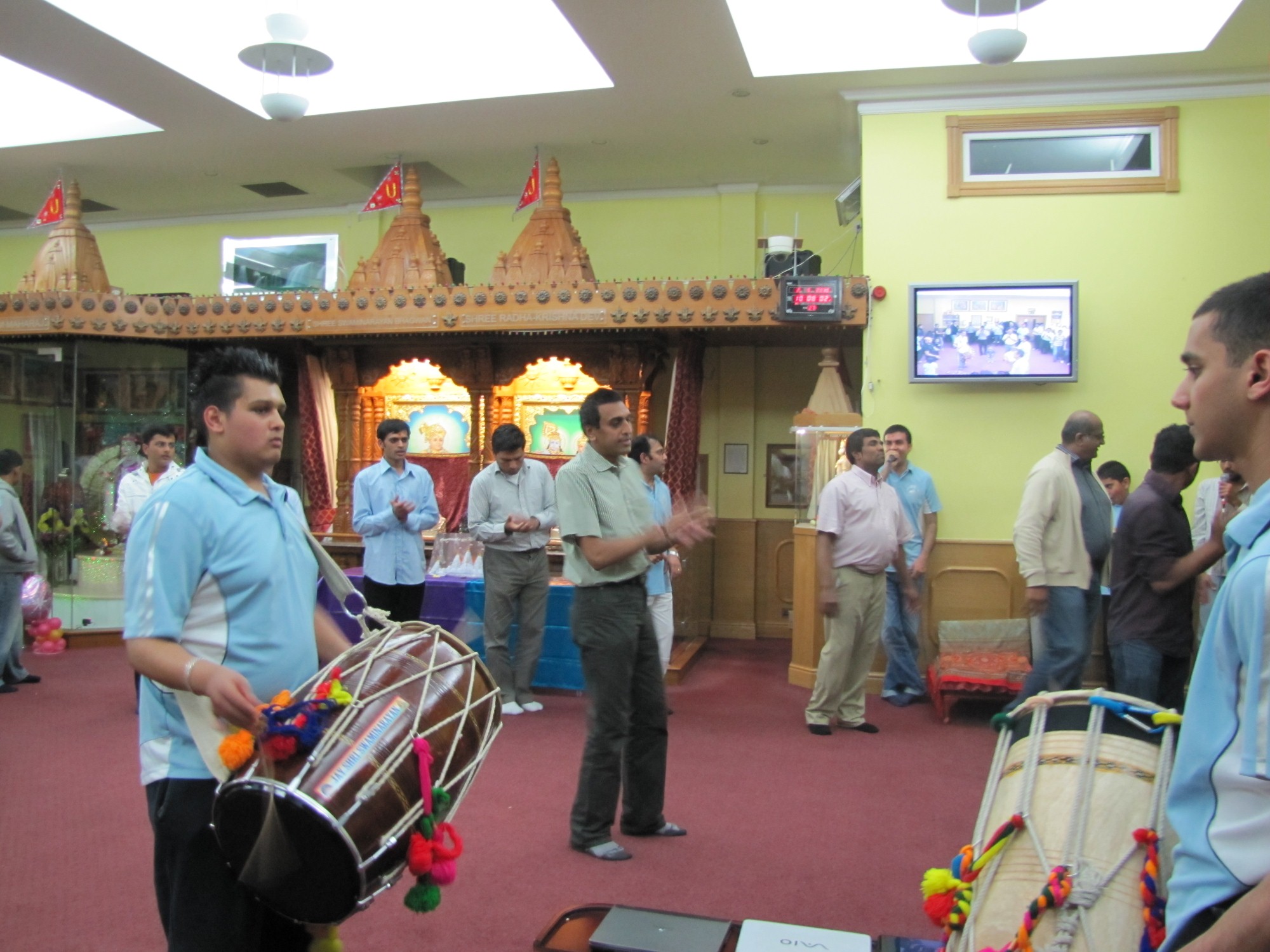 ©1987-2017 SKS Swaminarayan Temple East London