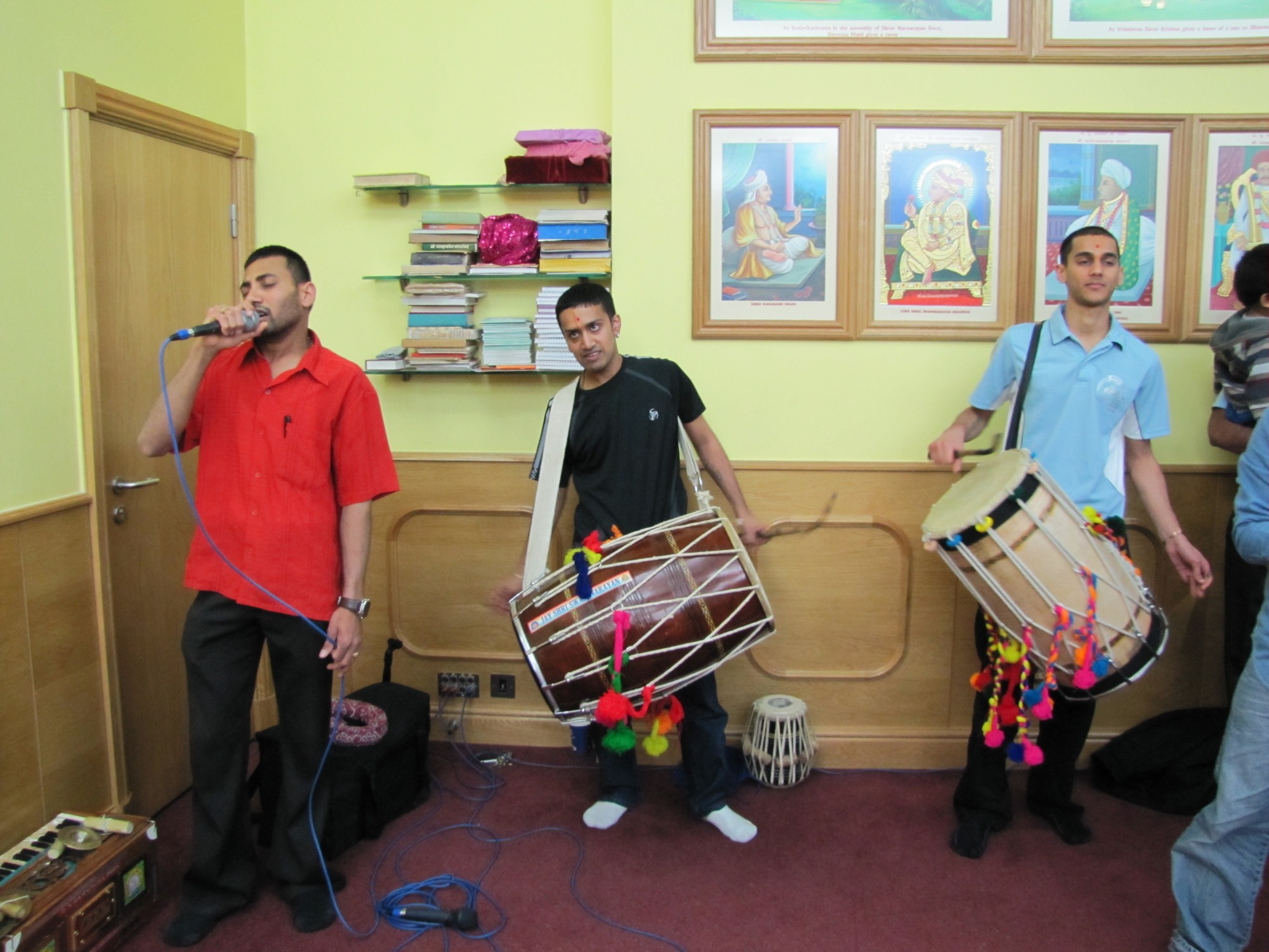 ©1987-2017 SKS Swaminarayan Temple East London