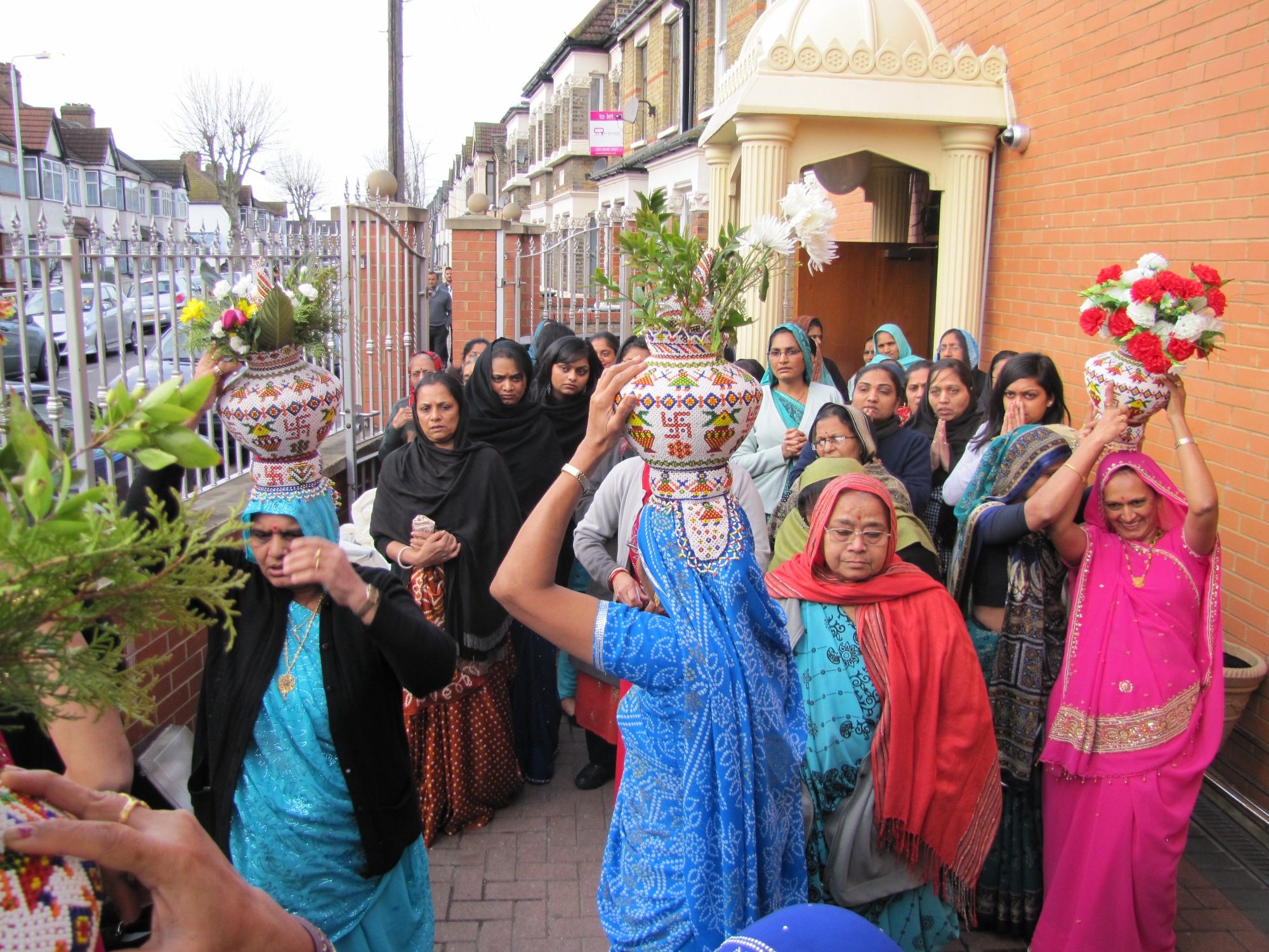 ©1987-2017 SKS Swaminarayan Temple East London