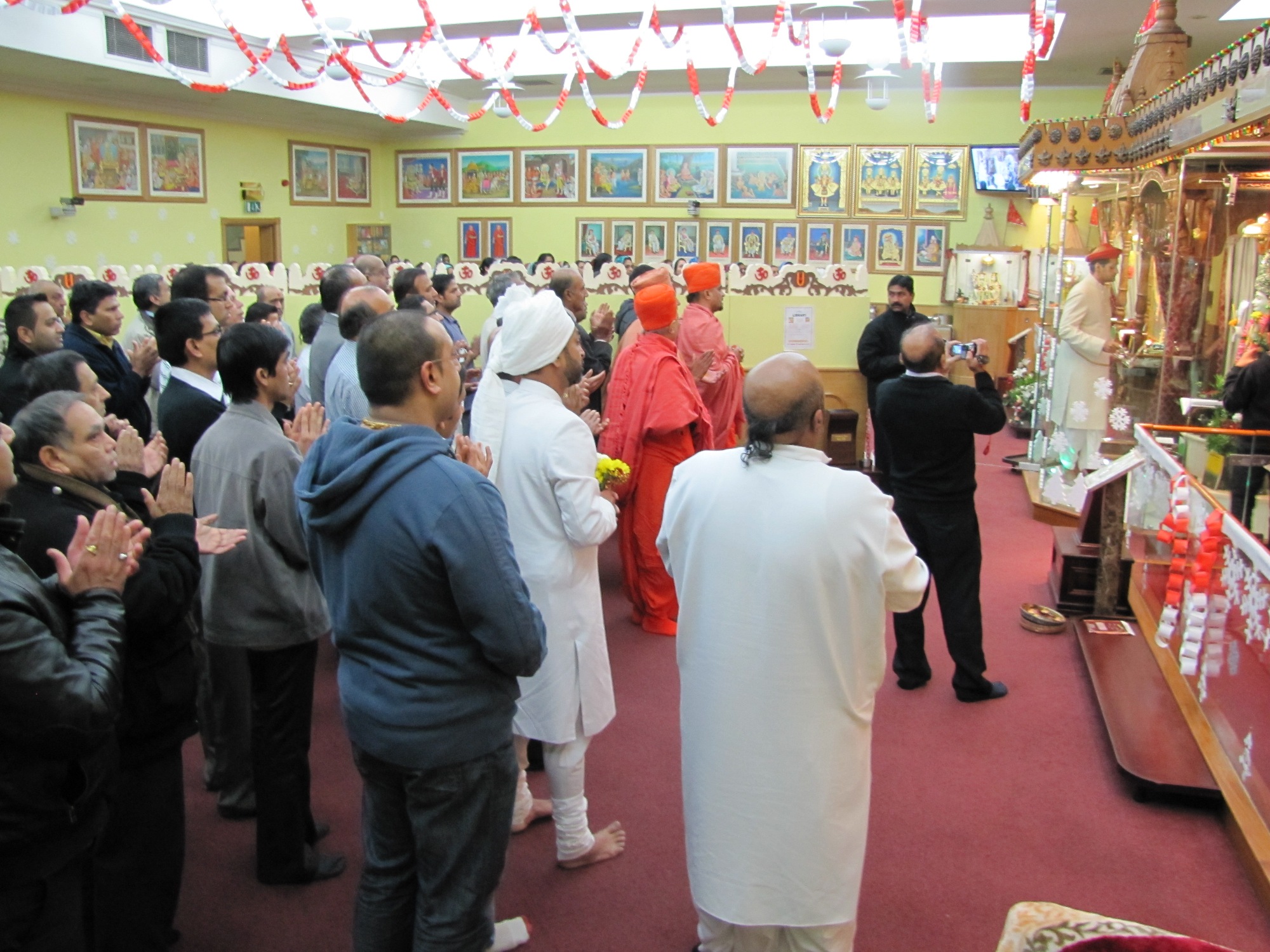 ©1987-2017 SKS Swaminarayan Temple East London