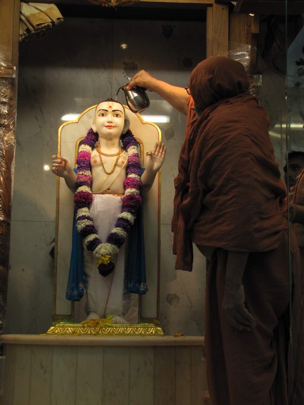 ©1987-2017 SKS Swaminarayan Temple East London