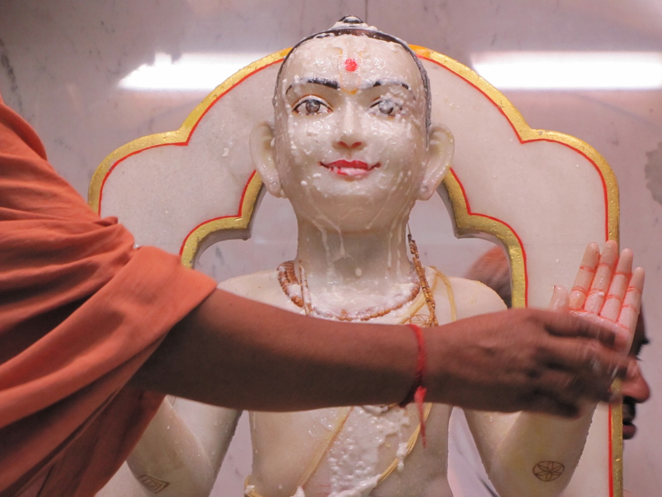 ©1987-2017 SKS Swaminarayan Temple East London