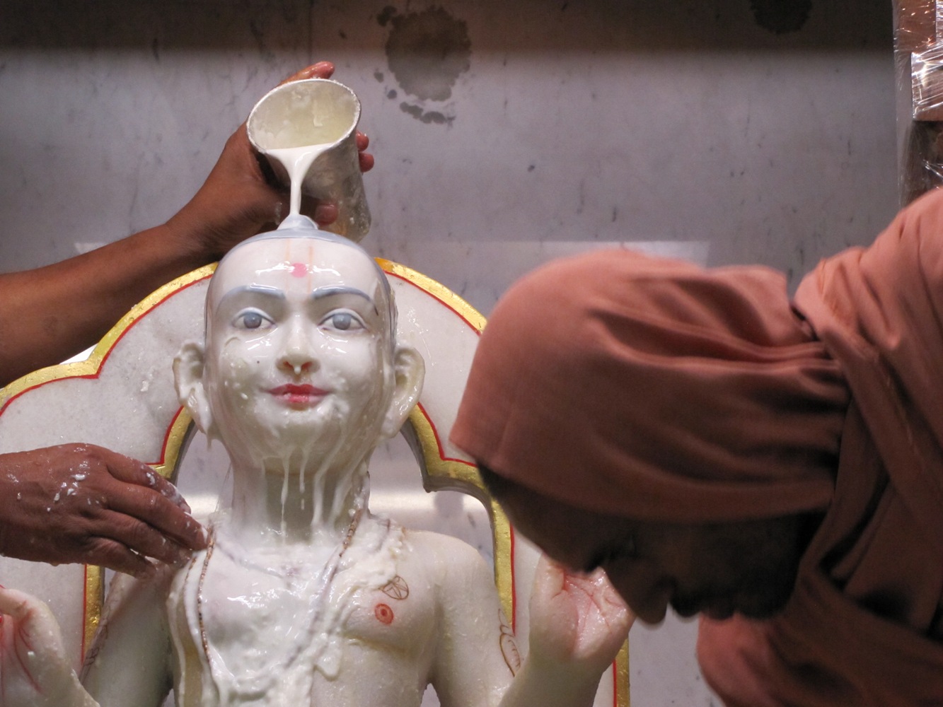 ©1987-2017 SKS Swaminarayan Temple East London