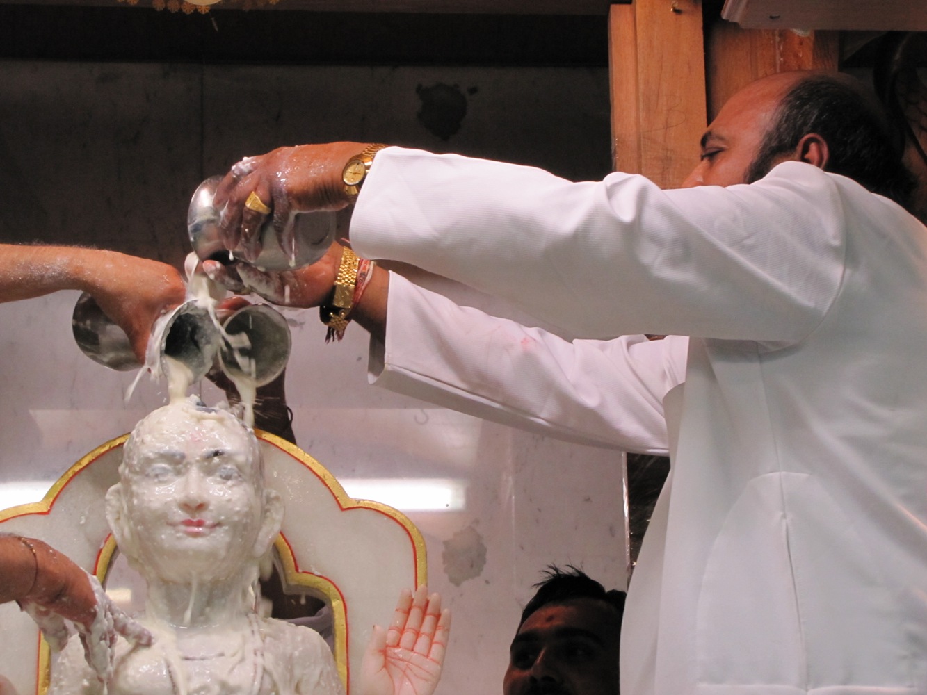 ©1987-2017 SKS Swaminarayan Temple East London