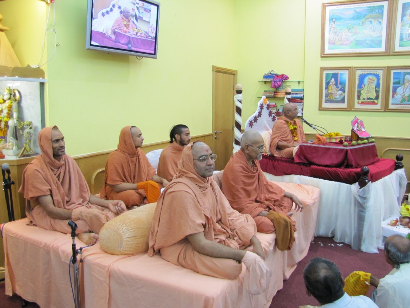 ©1987-2017 SKS Swaminarayan Temple East London