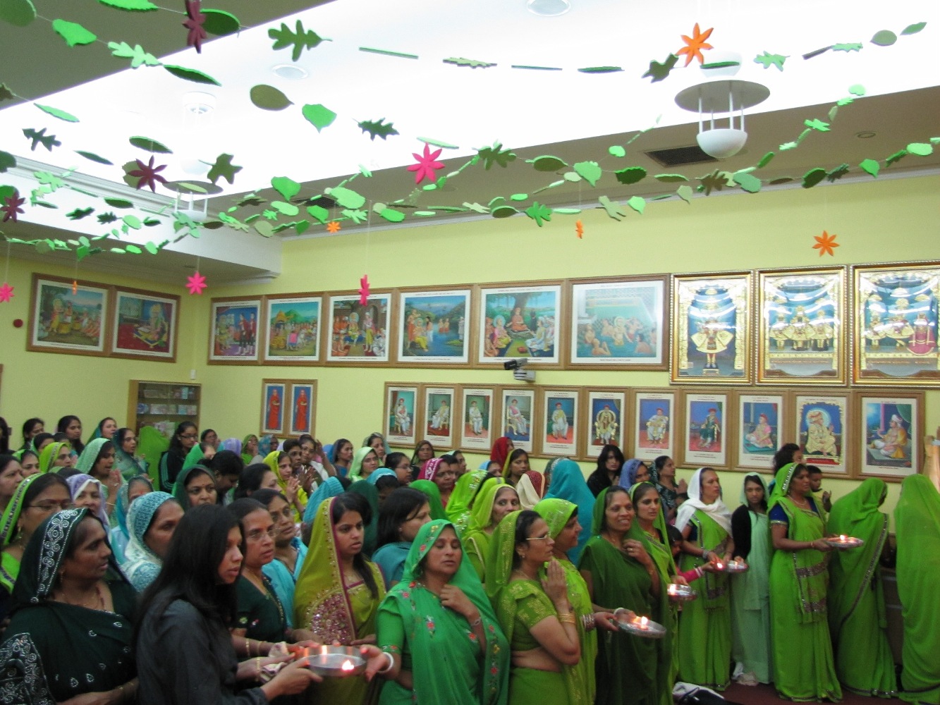 ©1987-2017 SKS Swaminarayan Temple East London