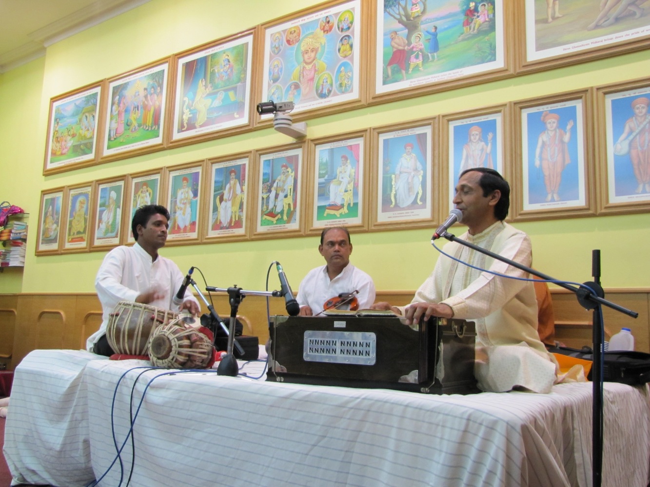 ©1987-2017 SKS Swaminarayan Temple East London