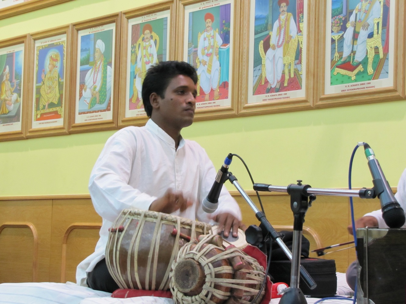 ©1987-2017 SKS Swaminarayan Temple East London