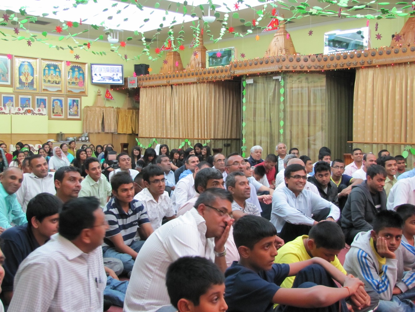 ©1987-2017 SKS Swaminarayan Temple East London