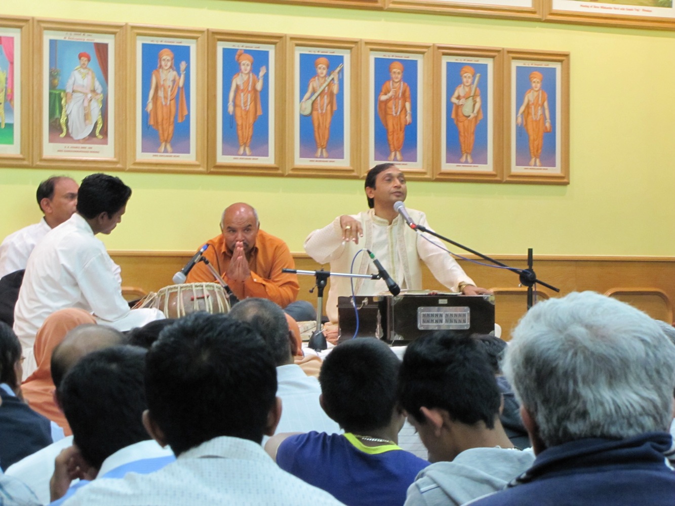 ©1987-2017 SKS Swaminarayan Temple East London