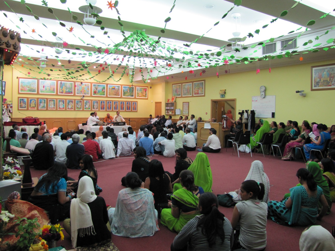 ©1987-2017 SKS Swaminarayan Temple East London